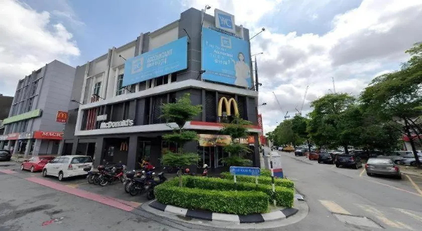 Hotel Zamburger Sri Petaling كوالالمبور